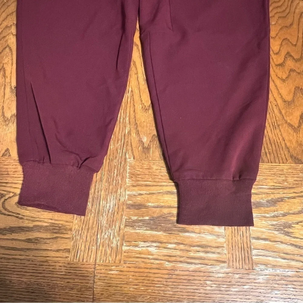 Figs Men's Tansen Jogger Scrub Pants in Burgundy Sz XL Short Pull-on Comfort